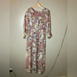 Blushing‎ heart dress